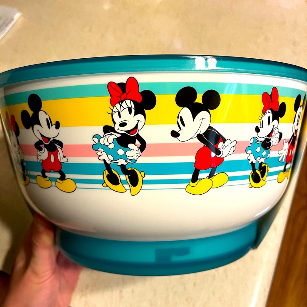 Disney Mickey and Minnie Salad Bowl with Lid, Serving Utensils, and Ice Pack